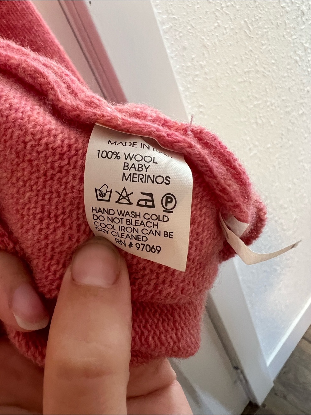 Scott Barber Made in Italy 100% Merino Wool Salmon V-Neck Sweater- Flawed‎ - Picture 3 of 6